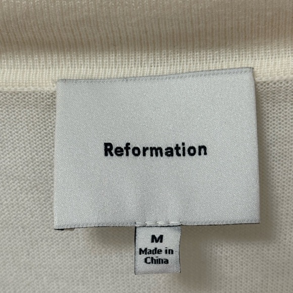 Reformation Lucas Relaxed Regenerative Lightweight Merino Wool Collared Sweater - Picture 4 of 9